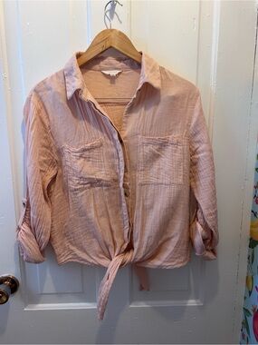 Women's Light Pink Tie-Front Button-Down Shirt